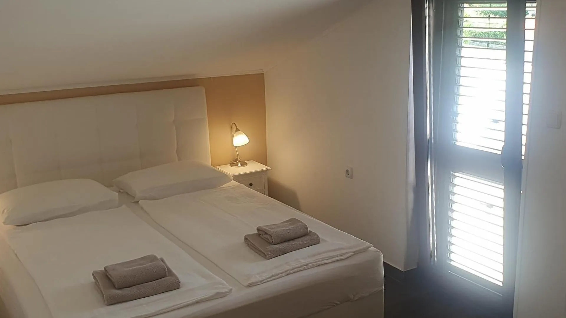 Apartments For Families With Children Lopar, Rab - 22227