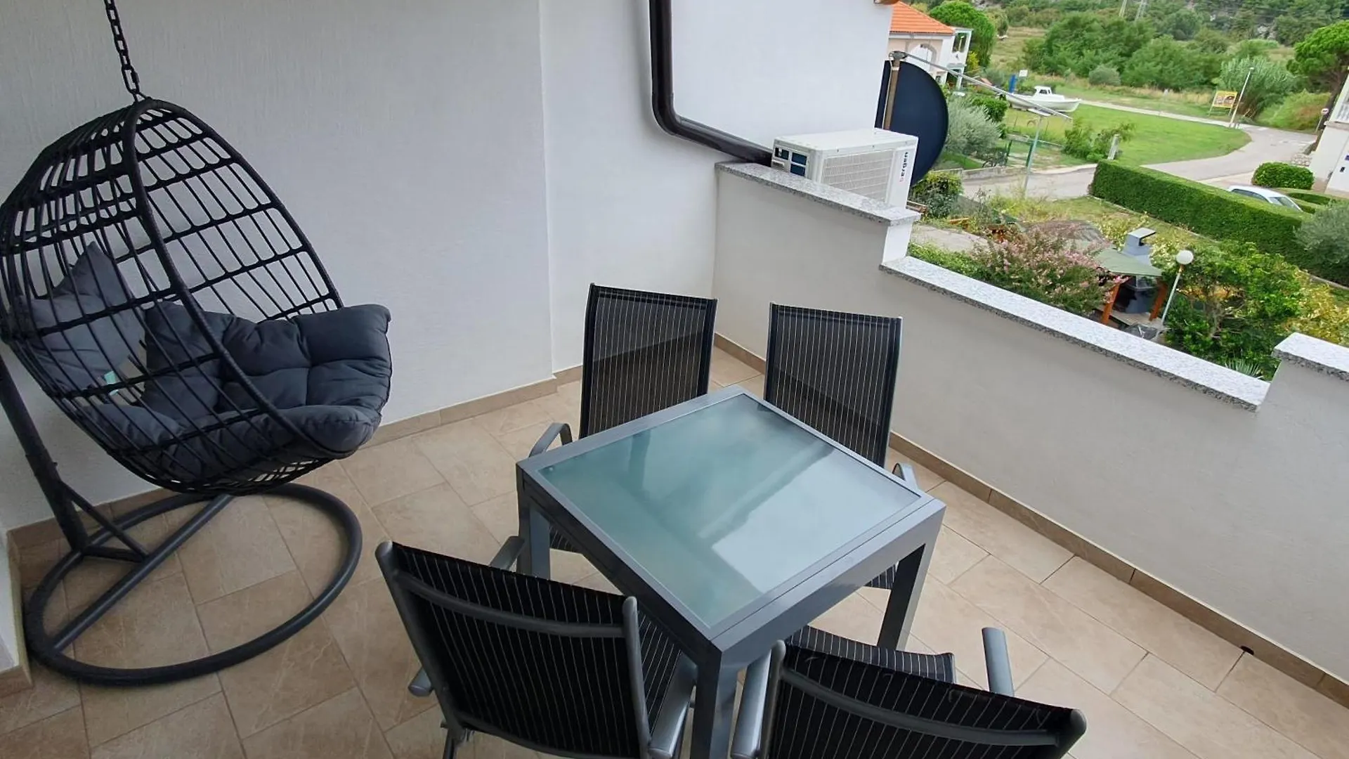 Apartments For Families With Children Lopar, Rab - 22227